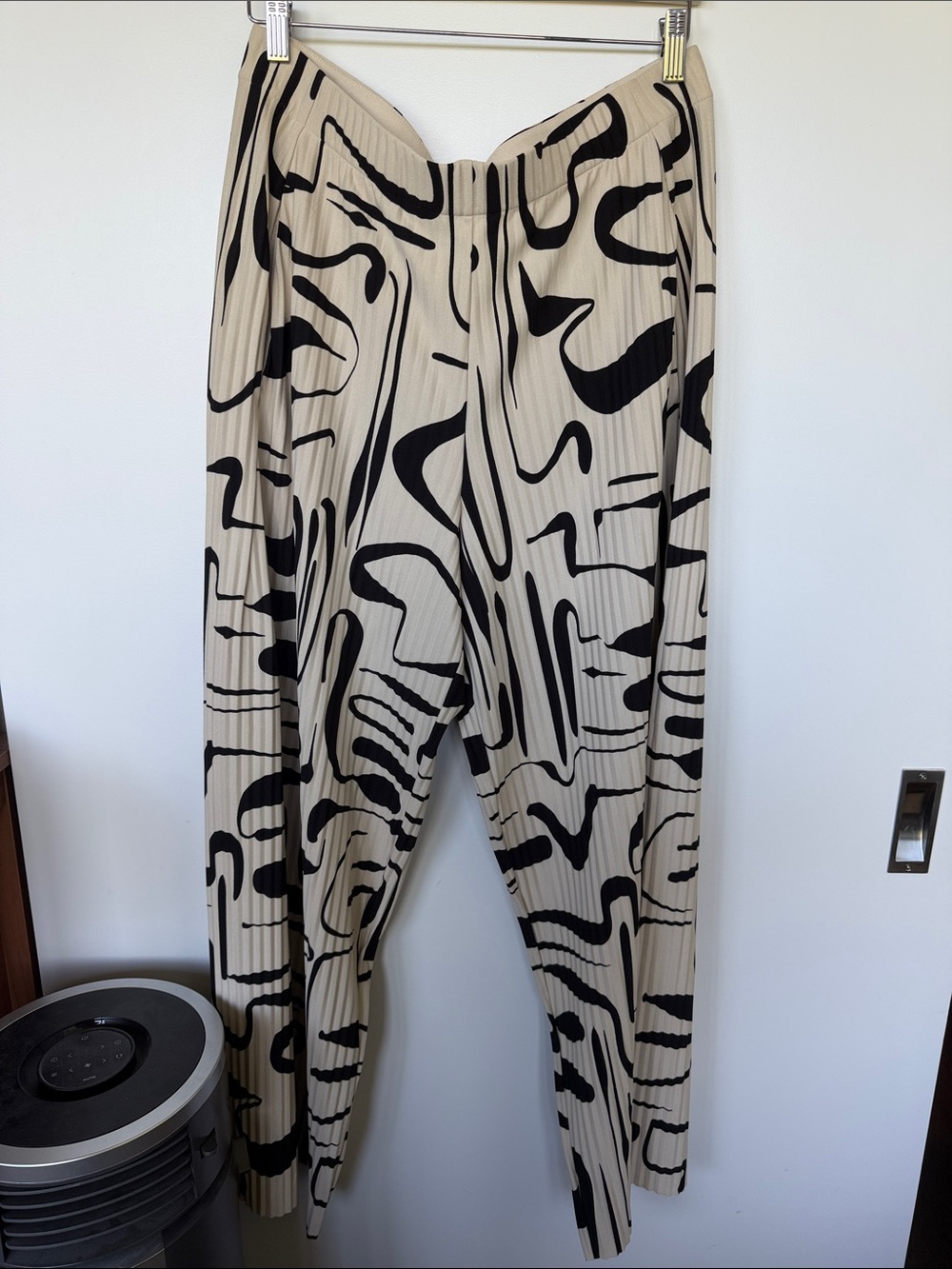 COS Beige Wide-Leg Pants with Black Abstract Print